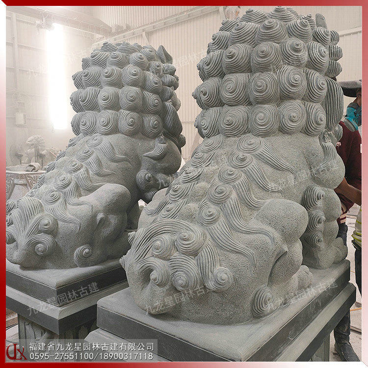 祠堂門(mén)口石獅子