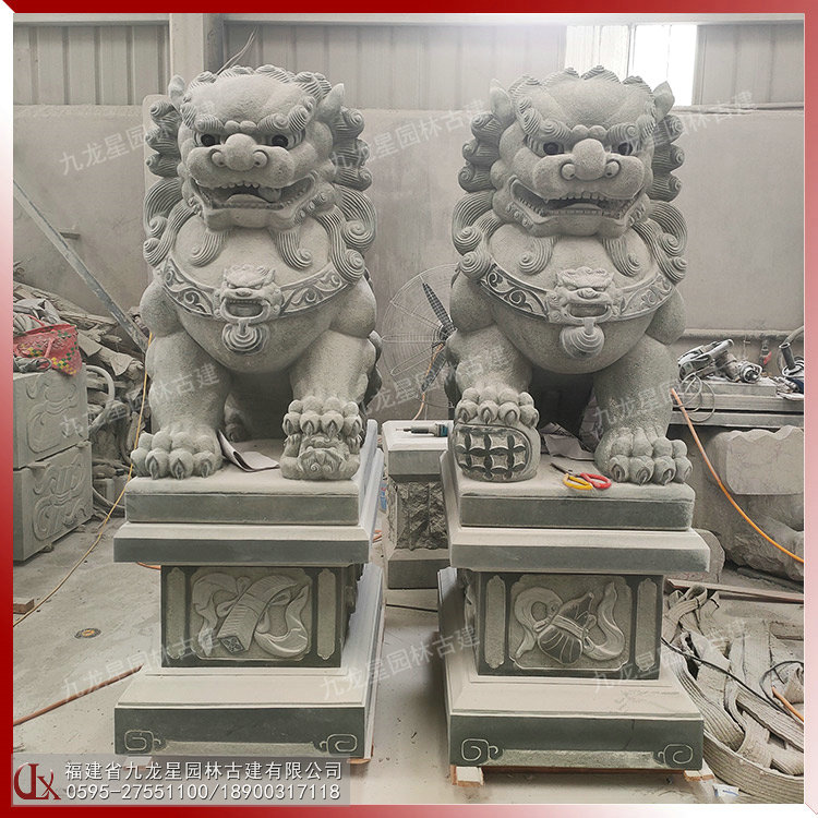 祠堂門(mén)口石獅子