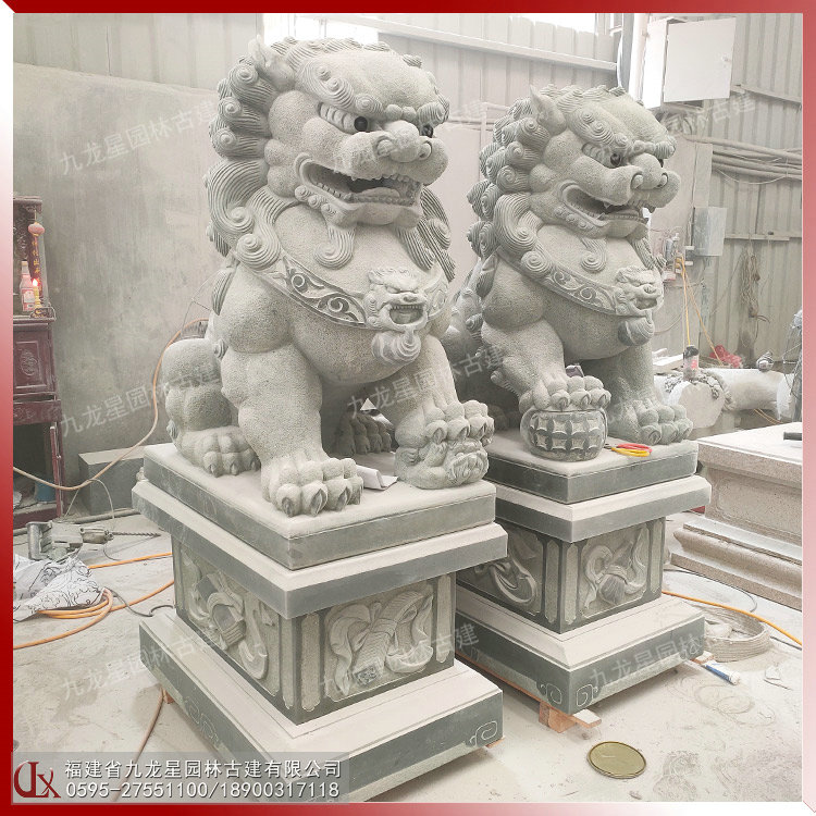 祠堂門(mén)口石獅子